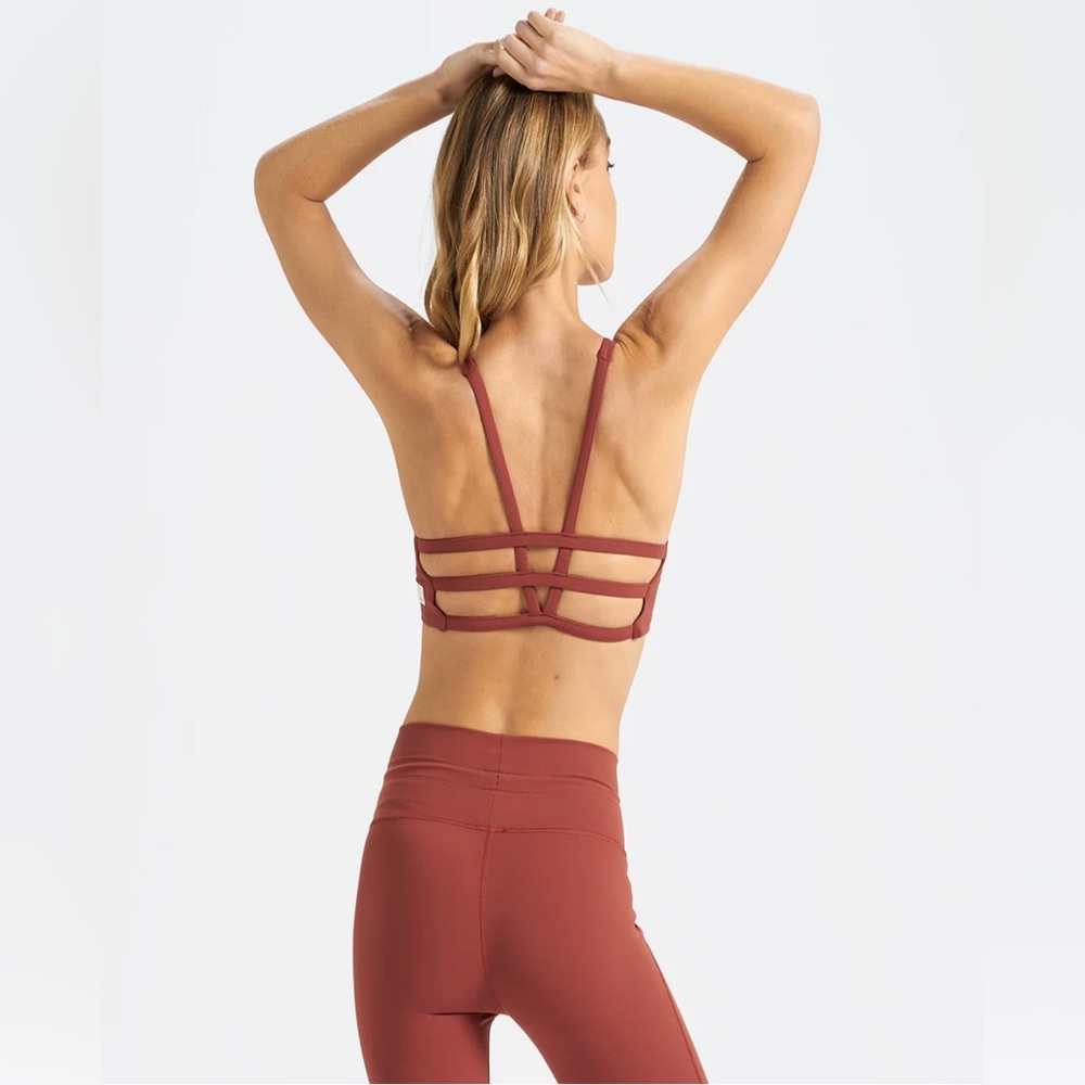 Vuori Yosemite Sports Bra Size Small Spice